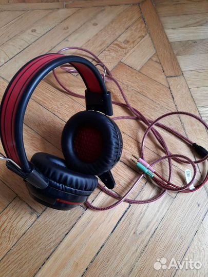 Наушники с микрофоном