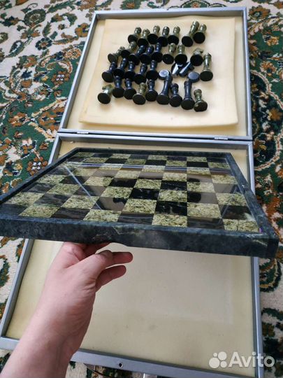 Шахматы из змеевика