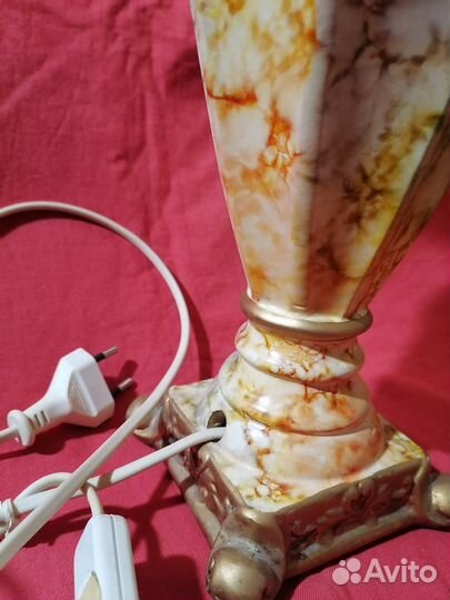 Лампа настольная с абажуром Европа