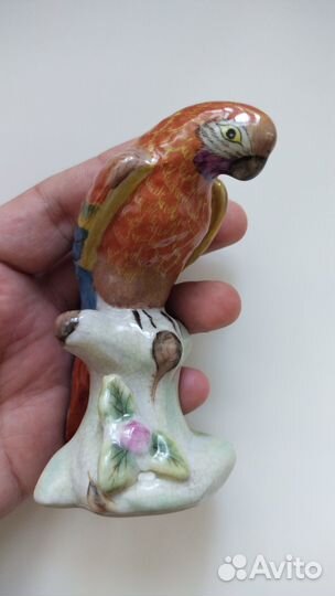 Фарфоровая статуэтка