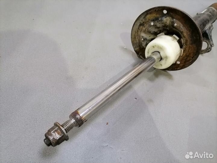 Амортизатор задний левый Dodge Intrepid 1998-2004