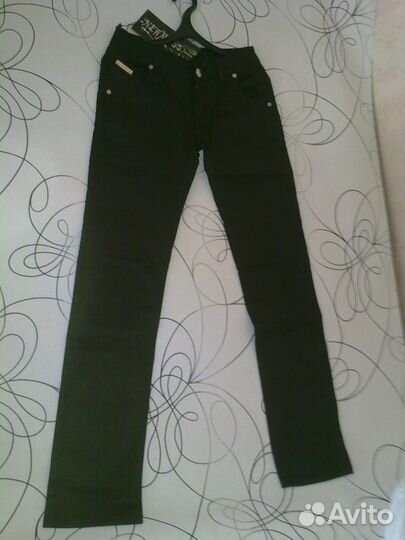 Джинсы новые черные
