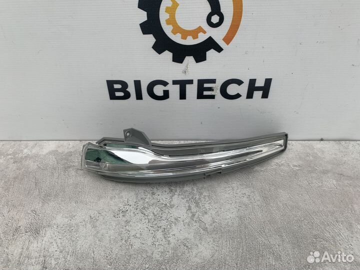 Повторитель в зеркало правый Mercedes A0999060243
