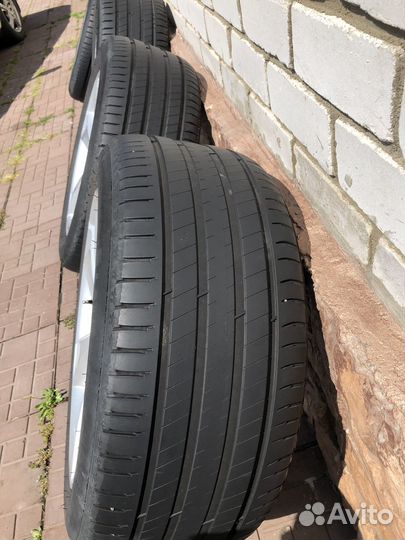 Michelin Latitude Sport 3 255/50 R19 и 285/45 R19 111W