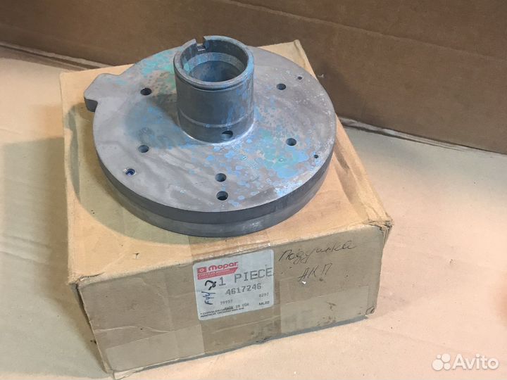 Суппорт выходного вала АКПП Cherokee WJ 4.0 -4.7