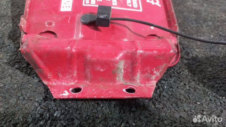 Лючок бака Outlander 1