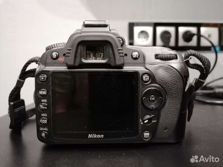 Фотоаппарат Nikon D90 Kit с объективом 18-105