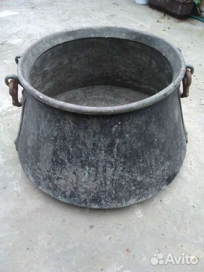 Большой медный казан