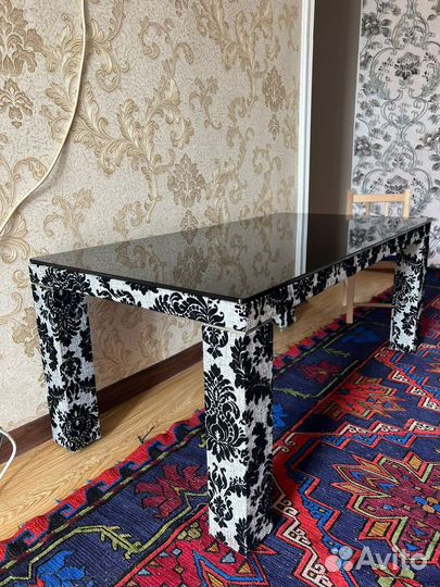 Стол стеклянный