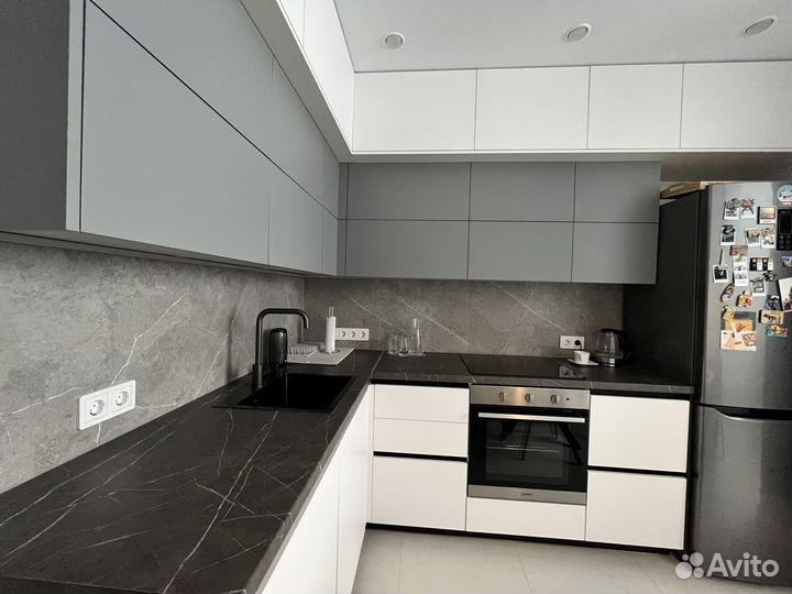 Кухня на заказ столешница в подарок