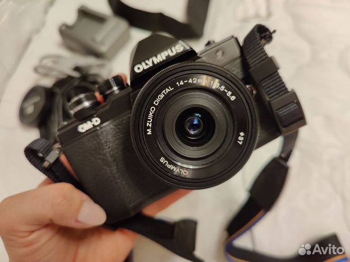 Фотоаппарат Olympus OM-D E-M10 Mark II Kit
