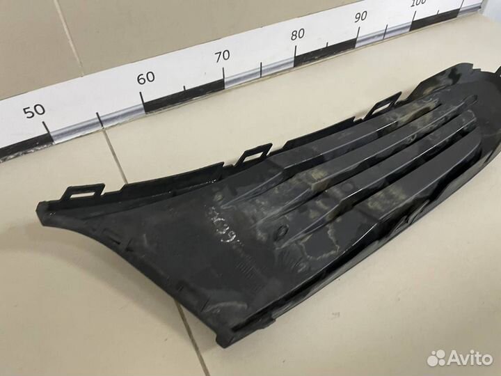 Решетка в бампер левая Volkswagen Polo Sed RUS 2011