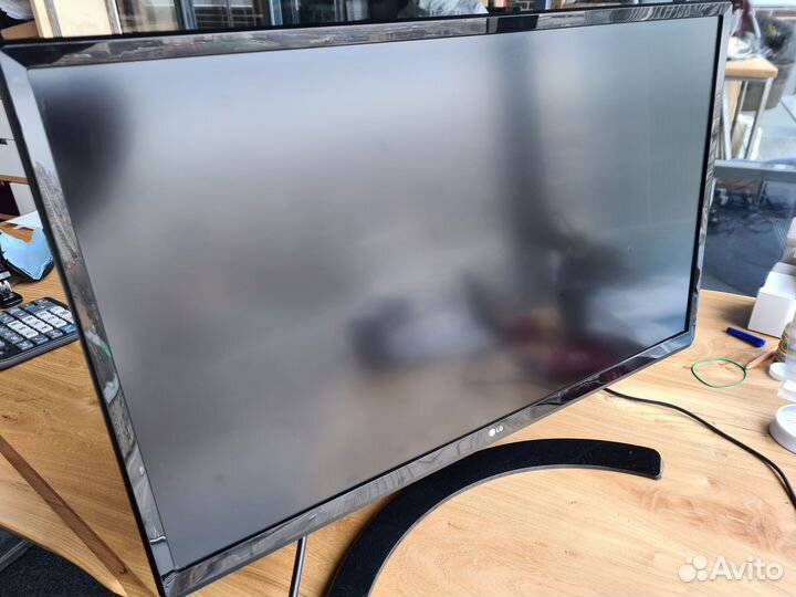 Продам 4K монитор LG UD58-B