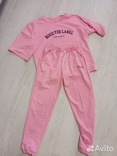 Спортивный костюм женский