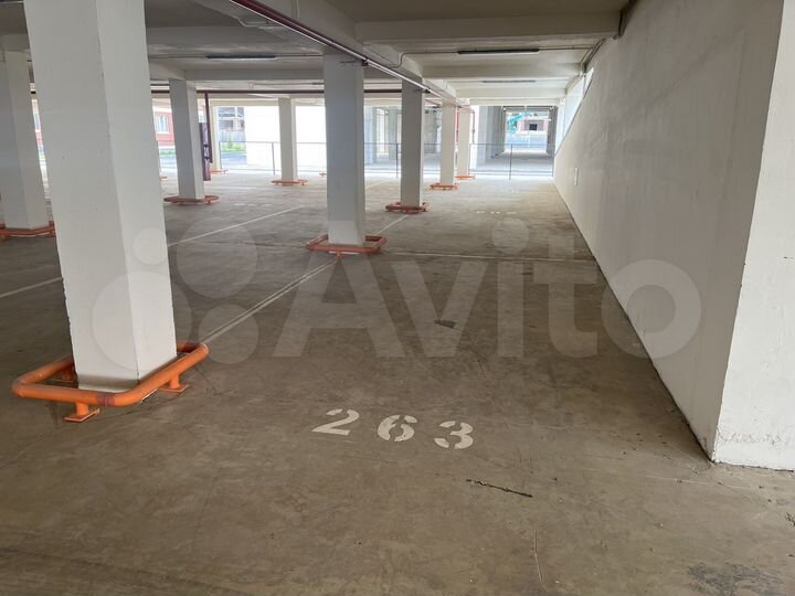 Машиноместо, 13 м²