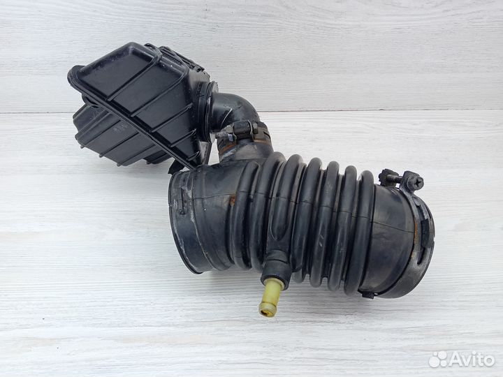 Патрубок воздушного фильтра Mazda 3 BK BL 2.0 LF