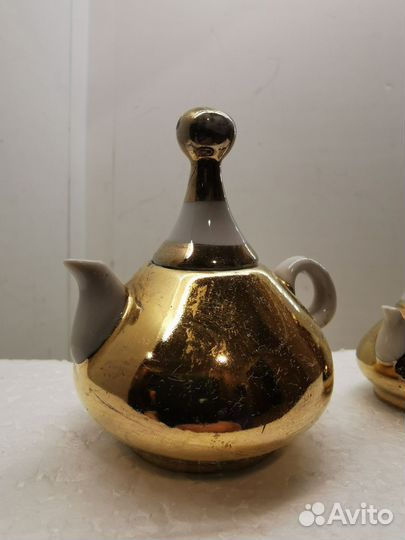 Два сувенирных чайника. Сысерть. Золото