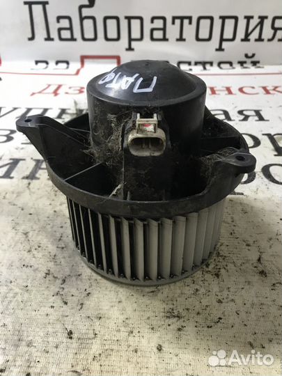 Моторчик отопителя Nissan Pathfinder