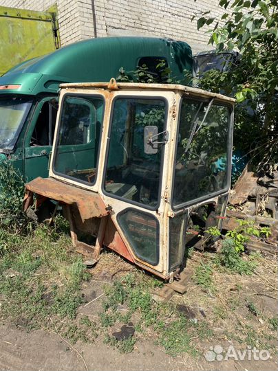Кабина на трактор юмз