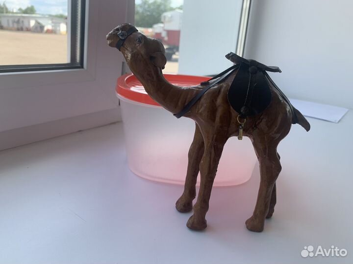 Статуэтка верблюд