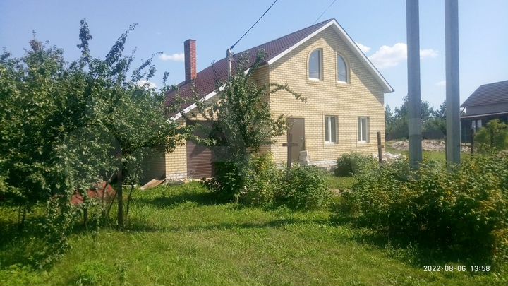 Коттедж 201 м² на участке 10 сот.