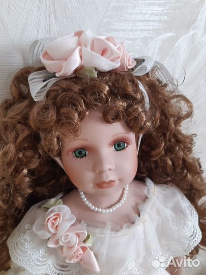 Кукла фарфоровая новая