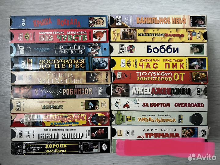 Видеокассеты с фильмами и мультиками