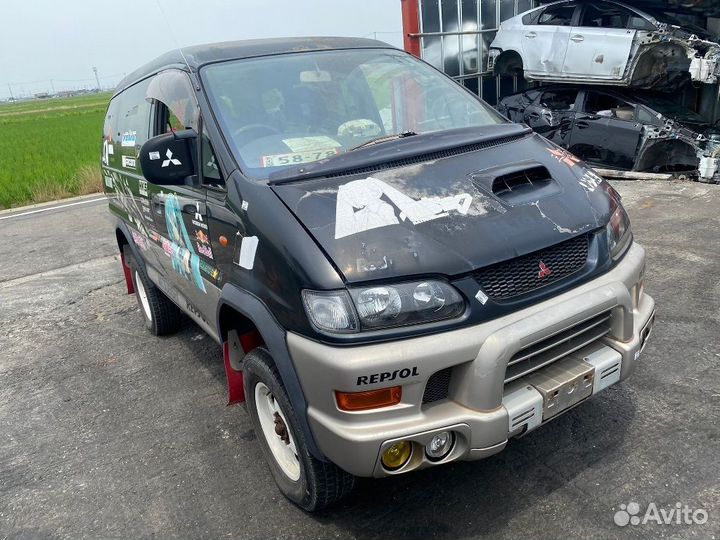 Радиатор двс Mitsubishi Delica space gear PE8W