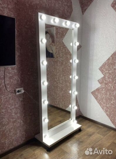 Гримерное зеркало с лампочками напольное