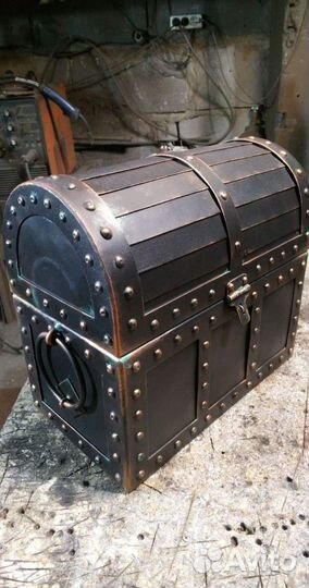 Сундук стальной подарочный кованый