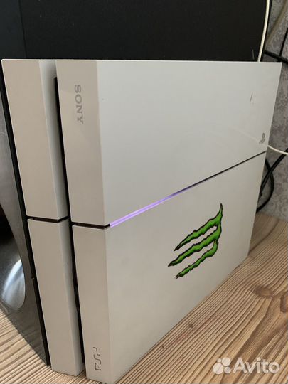 Sony PS4 Monster White