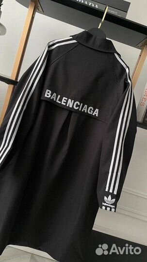 Тренч balenciaga vs adidas