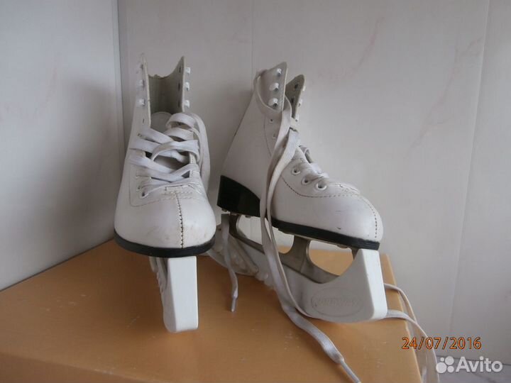 Коньки фигурные детские