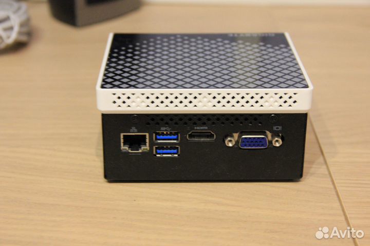 Неттоп gigabyte brix GB-blce-4000C