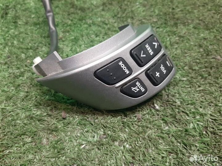 Кнопки мультимедиа на руль Suzuki SX4 2007