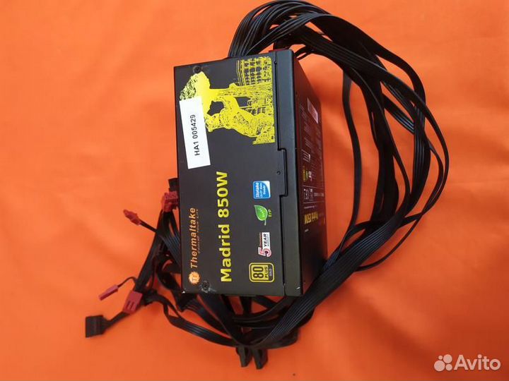 Блок питания thermaltake madrid 850W 850W