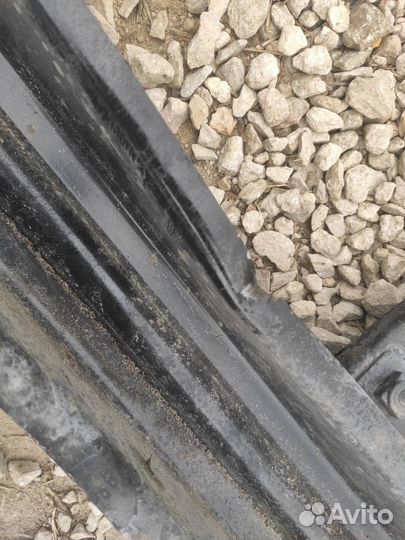 Усилитель бампера передний Volkswagen Polo лифтбек