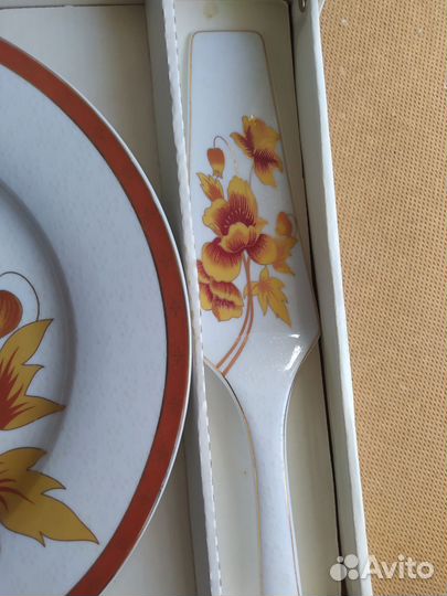 Тортница с лопаткой Yamasen 24 crt