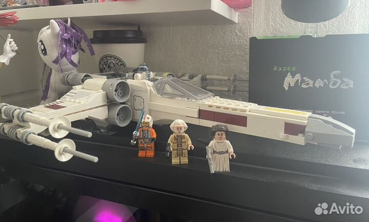 Lego Star Wars Истребитель типа X люка. 75301