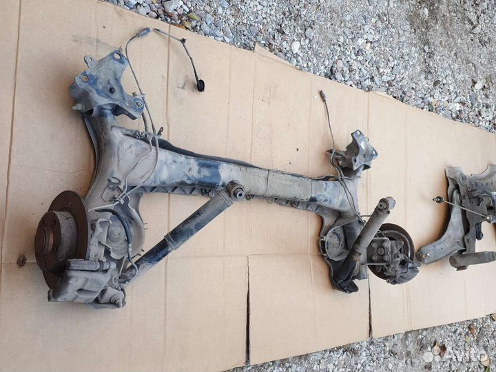 Балка передняя задняя Renault megane III