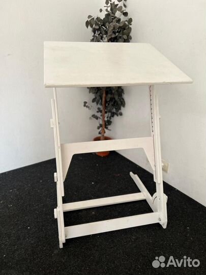 Стоячие парты, конторка