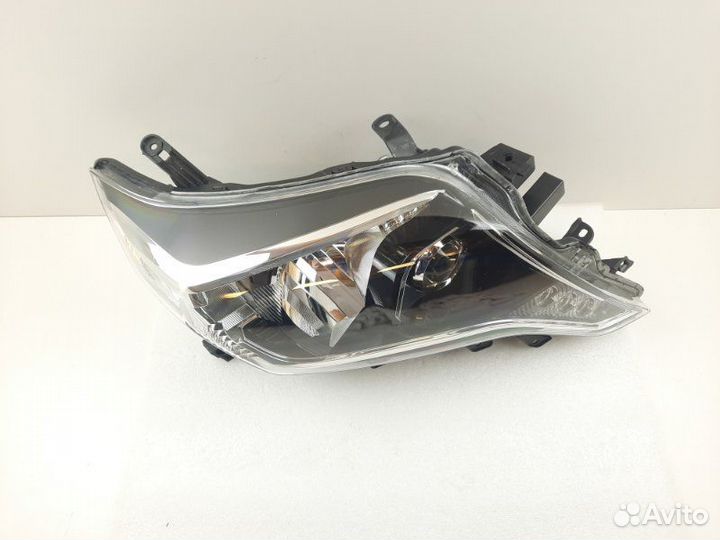 Фара правая Toyota Land Cruiser Prado 150
