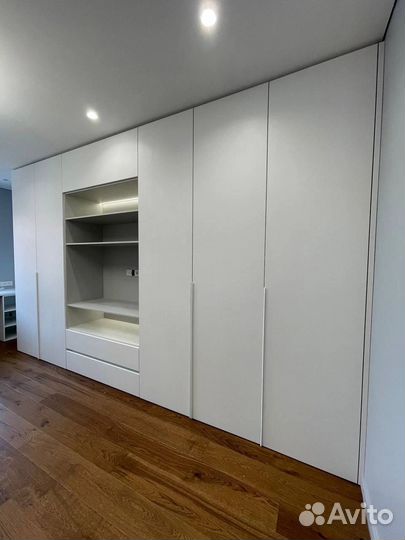 Современный шкаф