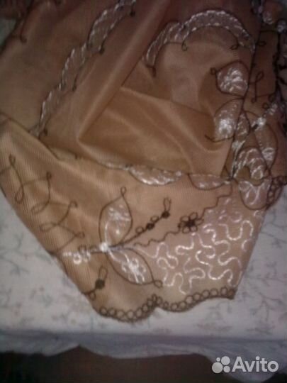 Салфетка нарядная вышитая 67х105