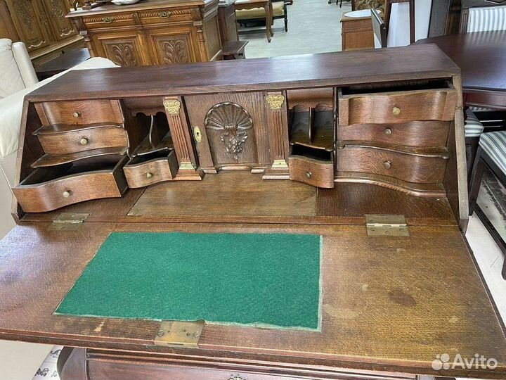 Старинный секретер