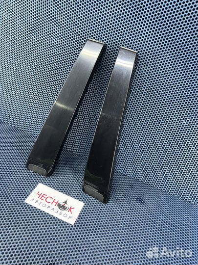 Накладка центральной стойки VW Touareg GP