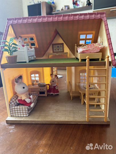 Домик с семьей кроликов Sylvanian Families