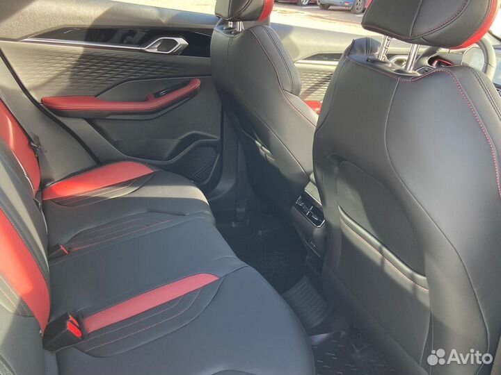 Geely Coolray 1.5 AMT, 2024