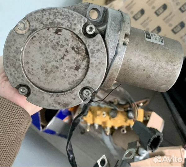 Шаговый мотор Hitachi / KP56RM2G-019 / zx200-3