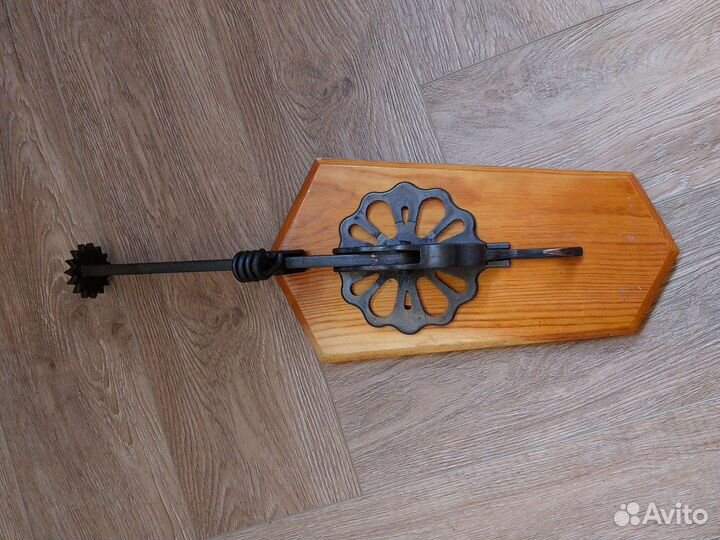 Вешалка настенная ретро